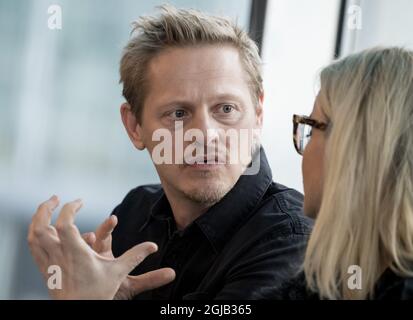 KOPENHAGEN 2017-12-06 der dänische Schauspieler Thure Lindhardt und die schwedische Schauspielerin Sofia Helin werden während eines Pressetreffens vor dem Beginn der vierten Staffel der dänisch-schwedischen TV-Serie 'Bron 4' (die Brücke) in Kopenhagen gesehen. Dänemark am Mittwoch. Foto: Johan Nilsson / TT / Kod 50090 Stockfoto