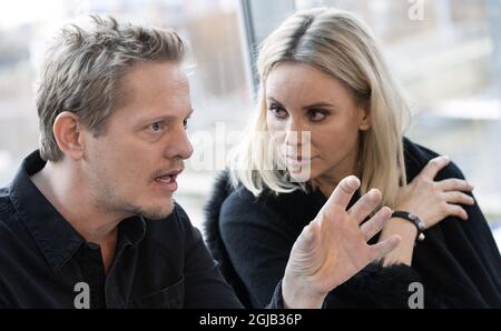 KOPENHAGEN 2017-12-06 der dänische Schauspieler Thure Lindhardt und die schwedische Schauspielerin Sofia Helin werden während eines Pressetreffens vor dem Beginn der vierten Staffel der dänisch-schwedischen TV-Serie 'Bron 4' (die Brücke) in Kopenhagen gesehen. Dänemark am Mittwoch. Foto: Johan Nilsson / TT / Kod 50090 Stockfoto
