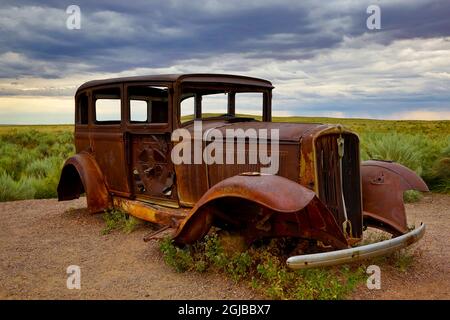 Rusty old 1931 Studebaker at the Painted Forest National Park, Arizona, USA Credit as: Jean Carter / Jaynes Gallery / DanitaDelimont.com Stockfoto