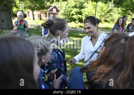 ULVO 20180525 Kronprinzessin Victoria wird am Freitag in Ulvon, Schweden, gesehen. Die Kronprinzessin ist in der Grafschaft Smaland, Schweden, für einen „Provinzspaziergang“. Foto Pontus Lundahl / TT kod 10050 Stockfoto