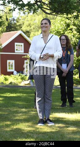 ULVO 20180525 Kronprinzessin Victoria wird am Freitag in Ulvon, Schweden, gesehen. Die Kronprinzessin ist in der Grafschaft Smaland, Schweden, für einen „Provinzspaziergang“. Foto Pontus Lundahl / TT kod 10050 Stockfoto