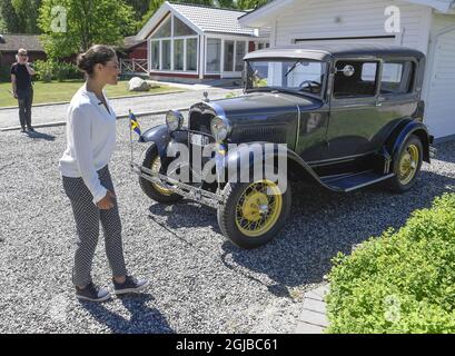 ULVO 20180525 Crown Princess Victoria hält am Freitag bei einem alten 1930. Ford Model A 1930 in Smaland, Schweden, an. Die Kronprinzessin ist in der Grafschaft Smaland, Schweden, für einen „Provinzspaziergang“. Foto Pontus Lundahl / TT kod 10050 Stockfoto