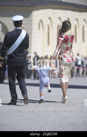 STOCKHOLM 20180608 Prinz Carl Philip, Prinz Alexander und Prinzessin Sofia während der Taufe von Prinzessin Madeleine und Chris O’Neills Tochter Prinzessin Adrienne in der Schlosskirche Drottningholm Foto: Henrik Montgomery / TT kod 10060 Stockfoto