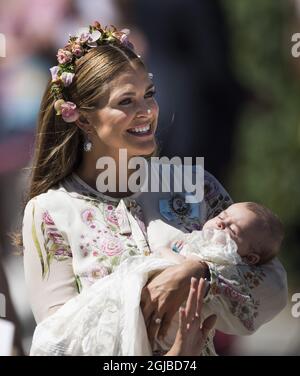 STOCKHOLM 2018-06-08 Prinzessin Madeleine mit Prinzessin Adrienne während der Taufe von Prinzessin Madeleine und Chris O’Neill's Tochter Prinzessin Adrienne Foto: Pontus Lundahl / TT / kod 10050 Stockfoto