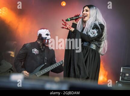 SOLVESBORG 20180609 Italien Lacuna Coil tritt am 09. Juni 2018 beim Sweden Rock Festival in Norje, außerhalb von Solvesborg, in Südschweden, auf. Foto: Claudio Bresciani / TT / Code 10090 Stockfoto