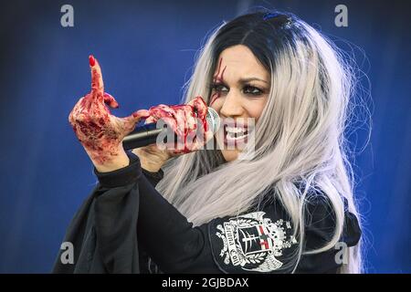 SOLVESBORG 20180609 Italien Lacuna Coil tritt am 09. Juni 2018 beim Sweden Rock Festival in Norje, außerhalb von Solvesborg, in Südschweden, auf. Foto: Claudio Bresciani / TT / Code 10090 Stockfoto