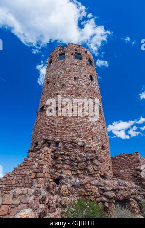 USA, Arizona. Wachturm mit Blick auf die Wüste, am Südrand des Grand Canyon National Park. Stockfoto