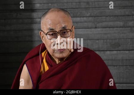 MALMÖ 2018-09-12 seine Heiligkeit der 14. Dalai Lama wird im September während einer Pressekonferenz in Malmö, Schweden, gesehen. 9, 2018. Dalai Lama ist in Schweden, um den Vortrag „die Kunst des Glücks und des Friedens“ zu halten. Foto: Johan Nilsson / TT / Kod 50090 Stockfoto