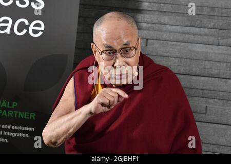 MALMÖ 2018-09-12 seine Heiligkeit der 14. Dalai Lama wird im September während einer Pressekonferenz in Malmö, Schweden, gesehen. 9, 2018. Dalai Lama ist in Schweden, um den Vortrag „die Kunst des Glücks und des Friedens“ zu halten. Foto: Johan Nilsson / TT / Kod 50090 Stockfoto