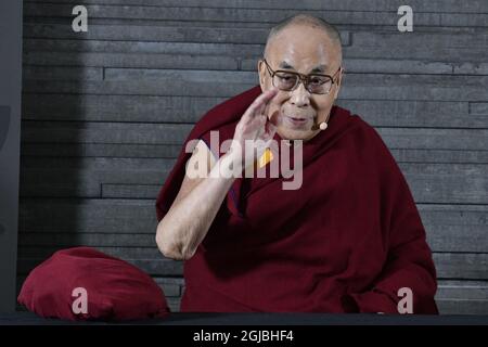 MALMÖ 2018-09-12 seine Heiligkeit der 14. Dalai Lama wird im September während einer Pressekonferenz in Malmö, Schweden, gesehen. 9, 2018. Dalai Lama ist in Schweden, um den Vortrag „die Kunst des Glücks und des Friedens“ zu halten. Foto: Johan Nilsson / TT / Kod 50090 Stockfoto