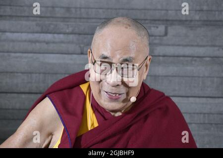 MALMÖ 2018-09-12 seine Heiligkeit der 14. Dalai Lama wird im September während einer Pressekonferenz in Malmö, Schweden, gesehen. 9, 2018. Dalai Lama ist in Schweden, um den Vortrag „die Kunst des Glücks und des Friedens“ zu halten. Foto: Johan Nilsson / TT / Kod 50090 Stockfoto