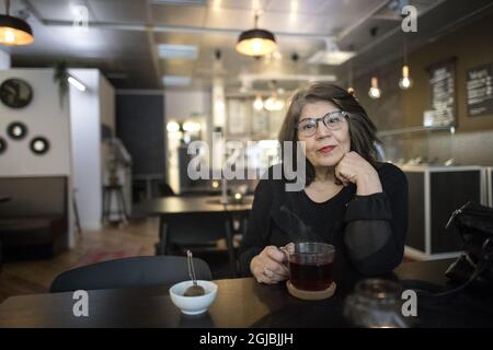 File-Foto der in Iran geborenen schwedischen Autorin Jila Mossaed, fotografiert in Stockholm, Schweden, am 23. März 2018. Mossaed wurde am 05. Oktober 2018 als neues Mitglied der Schwedischen Akademie gewählt. Foto: Bjorn Larsson Rosvall / TT / Code 9200 Stockfoto