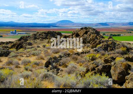 USA, Kalifornien. Lava Beds National Monument, Petroglyph Bluff Summit Stockfoto