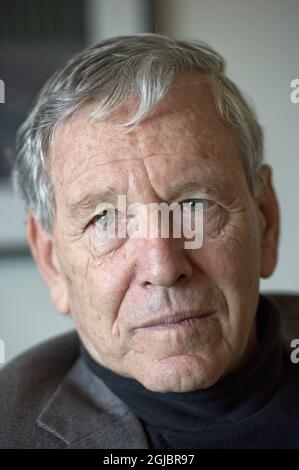 STOCKHOLM 20110526 DATEI FOTO der israelische Schriftsteller Amos Oz wurde am 26. Mai 2011 in Stockholm, Schweden, fotografiert. Der israelische Autor Amos Oz ist im Alter von 79 Jahren gestorben. Foto: Leif R Jansson / SCANPIX / kod 10020 Stockfoto