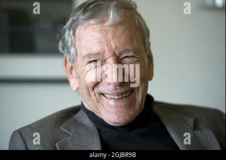 STOCKHOLM 20110526 DATEI FOTO der israelische Schriftsteller Amos Oz wurde am 26. Mai 2011 in Stockholm, Schweden, fotografiert. Der israelische Autor Amos Oz ist im Alter von 79 Jahren gestorben. Foto: Leif R Jansson / SCANPIX / kod 10020 Stockfoto