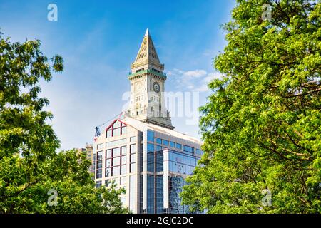 Panorama der Quincy Market mit dem Zollhaus Turmuhr, Boston, Massachusetts, USA Stockfoto