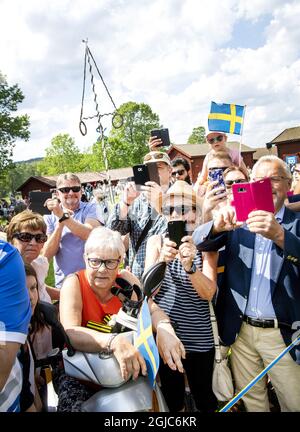 LUDVIKA 20190606 Schwedens König Carl XVI Gustaf und Königin Silvia nehmen an den Feierlichkeiten zum Nationalfeiertag im Gammelgarden in Ludvika, Dalarna, Teil. Das schwedische Königspaar besucht die Provinz Dalarna während des schwedischen Nationaltages. Foto: Ulf Palm / TT / Code 9110 Stockfoto