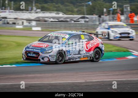 Tom Ingram in einem Hyundai i30N bei der BTCC-Veranstaltung in Thruxton im August 2021 Stockfoto