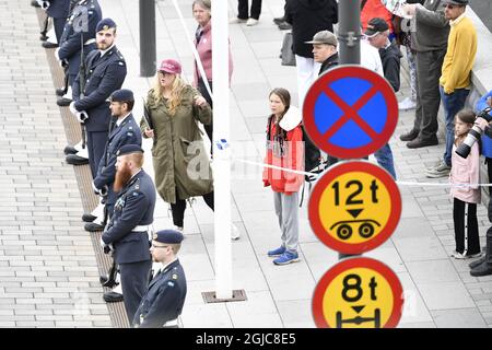 Greta Thunberg, Umweltaktivistin, wird während des Staatsbesuchs von Präsident Moo Jae-in Stockholm, Schweden, Freitag, 14. Juni 2019 durch eine Militärprozession gestoppt Foto: Henrik Montgomery / TT kod 10060 Stockfoto