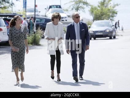 Louise Thott (ehemals Gottlieb, die beste Freundin von Prinzessin Madeleine) mit ihren Eltern Carola und Fredrik Gottlieb Beerdigung von Anki Wallenberg in der Dalaro-Kirche, Stockholm, Schweden 19. Juli 2019 Anki Wallenberg starb bei einem Segelunfall auf dem Genfer See. Sie wohnte in London und war eine enge Freundin der schwedischen Königsfamilie. (c) Patrik Ã–sterberg / TT / kod 2857 Stockfoto