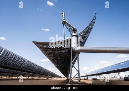 Marocco hat mit dem Quarzazate Solar Power Station den weltweit größten Solarpark in der Sahara errichtet. Spiegel am Boden riesige konkave Spiegel in Noor 1 richten die Düsen auf eine bis zu 400 Grad erhitzte Flüssigkeit aus.Foto: Magnus Hjalmarson Neideman / SVD / TT / Kod 10078 Stockfoto