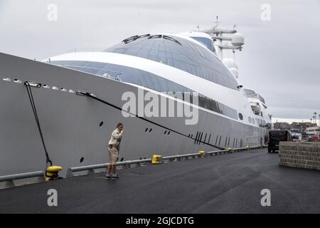 Die Yacht mit dem Namen „YAS“ wird am Mittwoch, den 31. Juli 2019, im Hafen von Göteborg, Schweden, in Schach gesehen. Das Schiff, im Besitz der Emirati Royal Hamdan bin Zayed bin Sultan Al-Nayhan, ist ein ehemaliges holländisches Kriegsschiff, das zu einer Luxusyacht umgebaut wurde. Foto: Thomas Johansson / TT / Kod 9200 Stockfoto