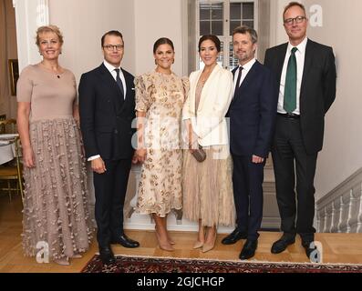 KOPENHAGEN 20190916 Schwedens Kronprinzessin Victoria und Prinz Daniel und Dänemarks Kronprinz Frederik und Kronprinzessin Mary kommen am Dienstagabend zu einem Abendessen in die Residenz des schwedischen Botschafters Fredrik Jorgensen und seiner Frau Marianne Jorgensen in Kopenhagen. Das Paar der schwedischen Kronprinzessin ist auf einem dreitägigen Besuch in Dänemark. Foto: Jonas Ekstromer / TT / Code 10030 Stockfoto