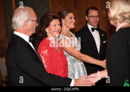 STOCKHOLM 20190920 König Carl Gustaf, Königin Silvia, Kronprinzessin Victoria und Prinz Daniel begrüßen die Gäste zum Schweden Dinner 2019 im Stockholmer Schloss.Foto Fredrik Sandberg / TT kod 10080 Stockfoto