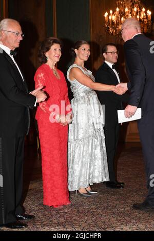 STOCKHOLM 20190920 König Carl Gustaf, Königin Silvia, Kronprinzessin Victoria und Prinz Daniel begrüßen die Gäste zum Schweden Dinner 2019 im Stockholmer Schloss.Foto Fredrik Sandberg / TT kod 10080 Stockfoto