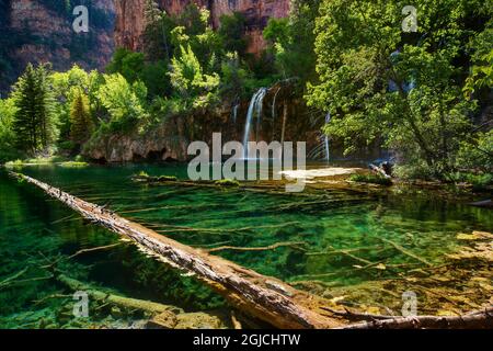 Üppiger und wunderschöner hängender See in der Nähe von Glenwood Springs in den Colorado Rocky Mountains Stockfoto