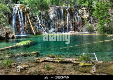 Üppiger und wunderschöner hängender See in der Nähe von Glenwood Springs in den Colorado Rocky Mountains Stockfoto