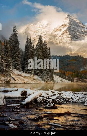 Spätherbst Frühwinter bei den kastanienbraunen Glocken in der Nähe von Aspen in den Colorado Rocky Mountains Stockfoto