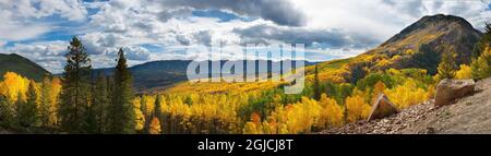 Panoramablick auf den Ohio Pass in der Nähe von Crested Butte in den Colorado Rocky Mountains Stockfoto