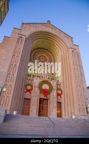 Die Basilika des Nationalheiligtums der Unbefleckten Empfängnis in Washington, D. C., USA. Stockfoto