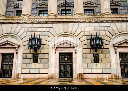 Haupteingang zum Herbert Hoover Gebäude, Handelsministerium, 14th Street, Washington DC, USA. Stockfoto