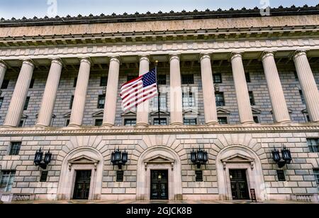 Haupteingang Herbert Hoover Building Commerce Department, 14th Street, Washington DC. Das Gebäude wurde 1932 fertiggestellt. Stockfoto