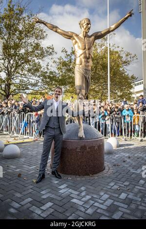 MalmÃ– 2019-10-08 der schwedische Fußballspieler Zlatan Ibrahimovic bei der Enthüllung einer riesigen Statue von ihm in seiner Geburtsstadt Malmo. Enthüllung der Zlatan Ibrahimovic Statue, Malmö, Schweden. Foto: Krister Hansson 2019-10-08 (c) HANSSON KRISTER / Aftonbladet / TT * * * EXPRESSEN AUS * * * AFTONBLADET / 3950 Stockfoto