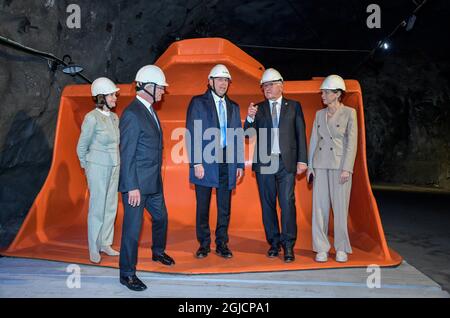 Elke Büdenbender, Bundespräsident Frank-Walter Steinmeier, Königin Silvia und König Carl Gustaf kommen zusammen mit LKAB-CEO Jan Mostrom (in der Mitte abgebildet) zu einem Mittagessen bei einer Tour durch die Kiruna-Mine in Kiruna Schweden am 09. September 2021 an. Der deutsche Bundespräsident ist zu einem dreitägigen Staatsbesuch in Schweden. Foto: Anders Wiklund / TT-Code 10040 Stockfoto