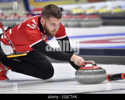 Dänemarks Mads Noergaard in Aktion beim Halbfinale der Männer zwischen Dänemark und der Schweiz bei den Curling-Europameisterschaften in Helsingborg, Schweden, 21. November 2019. Foto Jonas Ekstromer / TT kod 10030 Stockfoto