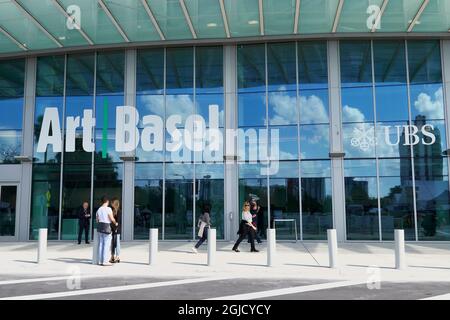 USA, Florida, Miami. Der Eingang zur Art Basel, Miami in den Miami Convention Centers. Die Art Basel ist die weltweit größte Messe für zeitgenössische Kunst.