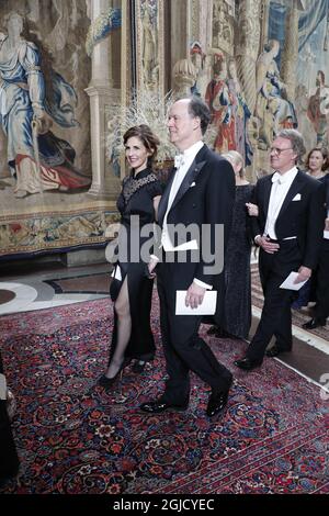 Der Nobelpreisträger für Medizin William G. Kaelin und seine Frau Karen S. Kantor kommen am 11. Dezember 2019 zum traditionellen Abendessen der Nobelpreisträger im Königlichen Palast in Stockholm, Schweden, an. Foto: Christine Olsson / TT / Code 10430 Stockfoto