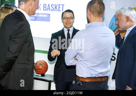 Prinz Daniel beim Besuch des schwedischen Basketballverbandes in Stockholm, Schweden, am Freitag, den 10. Januar 2020. Foto: Claudio Bresciani / TT / Kod 10090 Stockfoto