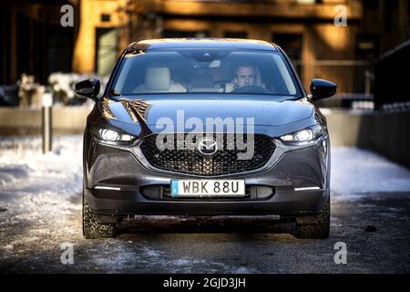 Mazda CX-30 Skyactiv-X Cosmo AWD ?Straße, Straße, Verkehr, Kommunikation, Fahrzeug Foto: Pontus Lundahl / TT / kod 10050 Stockfoto