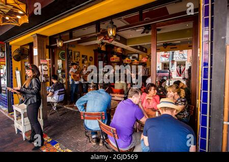 Die Straßenszenen entlang der SW 8th Street in Little Havana sind Miamis Kubaner, Miami, Florida. Stockfoto