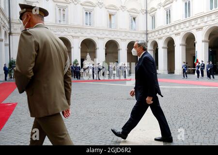 Der italienische Ministerpräsident Mario Draghi begrüßt den Präsidenten des Europäischen Rates im Palazzo Chigi.Rom (Italien), 6. September 2021 Foto Samantha Zucchi Insidefoto Stockfoto