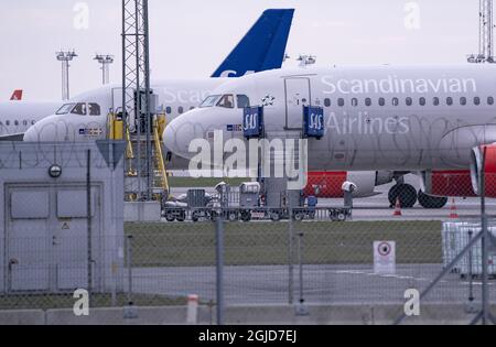 Scandinavian Airlines (SAS) Airbus A320-Flugzeuge parkten am Flughafen Kopenhagen, Kastrup, Dänemark, am 15. März 2020. Foto: Johan Nilsson / TT kod 50090 Stockfoto