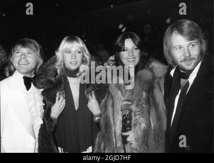 Die schwedische Popgruppe ABBA bei der Premiere des Films 'ABBA the Movie'. Von links Bjorn Ulvaeus, Agnetha Falstkog, Annifrid Lyngstad und Benny Andersson. Stockfoto