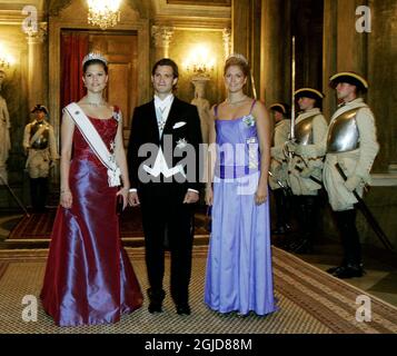 Die schwedische Kronprinzessin Victoria, Prinz Carl Philip und Prinzessin Madeleine nehmen am Bankett zu Ehren des bulgarischen Präsidenten Georgi Parvanov im Königlichen Palast in Stockholm, Schweden, Teil. Stockfoto