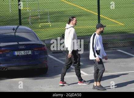 Zlatan Ibrahimovic verließ den Arsta IP-Fußballplatz nach dem Training mit dem schwedischen Team Hammarby IF am 09. April 2020 in Stockholm, Schweden. Zlatan Ibrahimovic kaufte im November 2019 ein Viertel der Anteile an der Stockholmer Fußballmannschaft Hammarby. Foto: Henrik Montgomery / TT Code 10060 Stockfoto