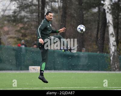 Stockholm 20200113 Mailands Spieler Zlatan Ibrahimovic während der schwedischen Liga-Mannschaft Hammarby IF-Trainingseinheit bei Arsta IP am Montag, den 13. April 2020 in Stockholm. Foto Henrik Montgomery / TT kod 10060 *SCHWEDEN AUS* Stockfoto